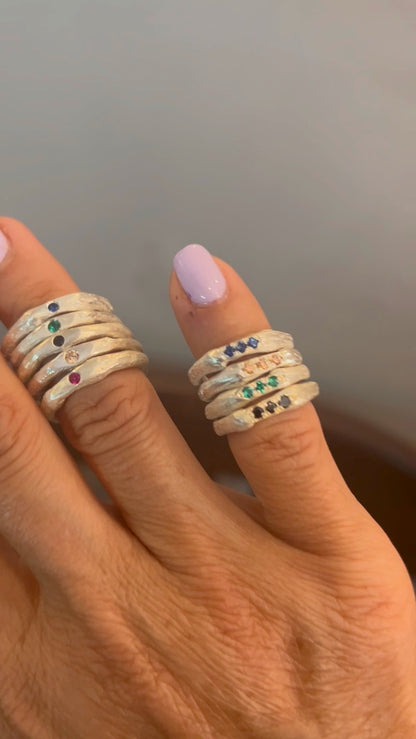 Pinky ring with 3 stones