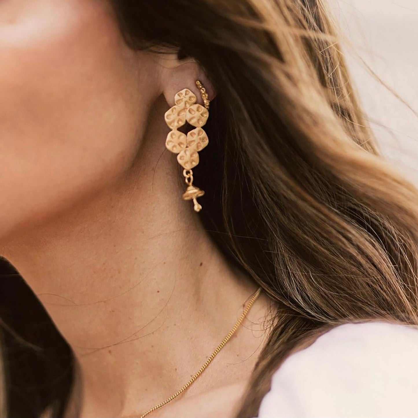 Long kiss earrings with pendant