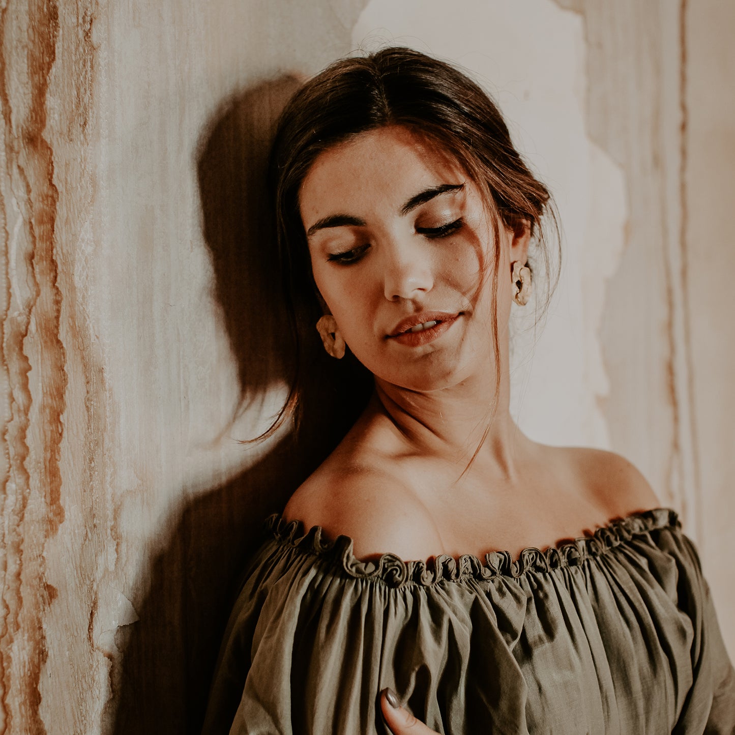 Poppy Round Earrings with 3 petals