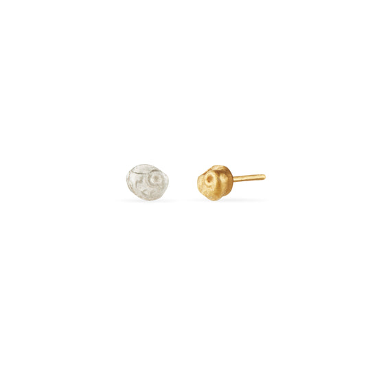 Mini cowrie stud earring