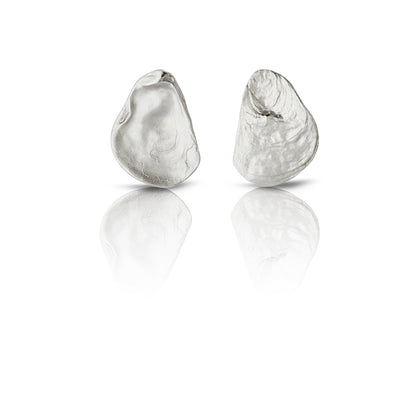 Short flat shell earrings
