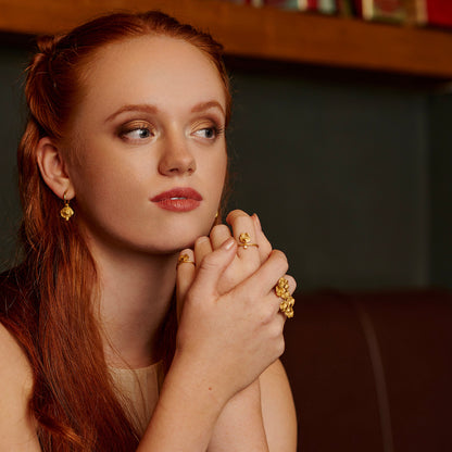 Mini hoop earring with pendant, Flora