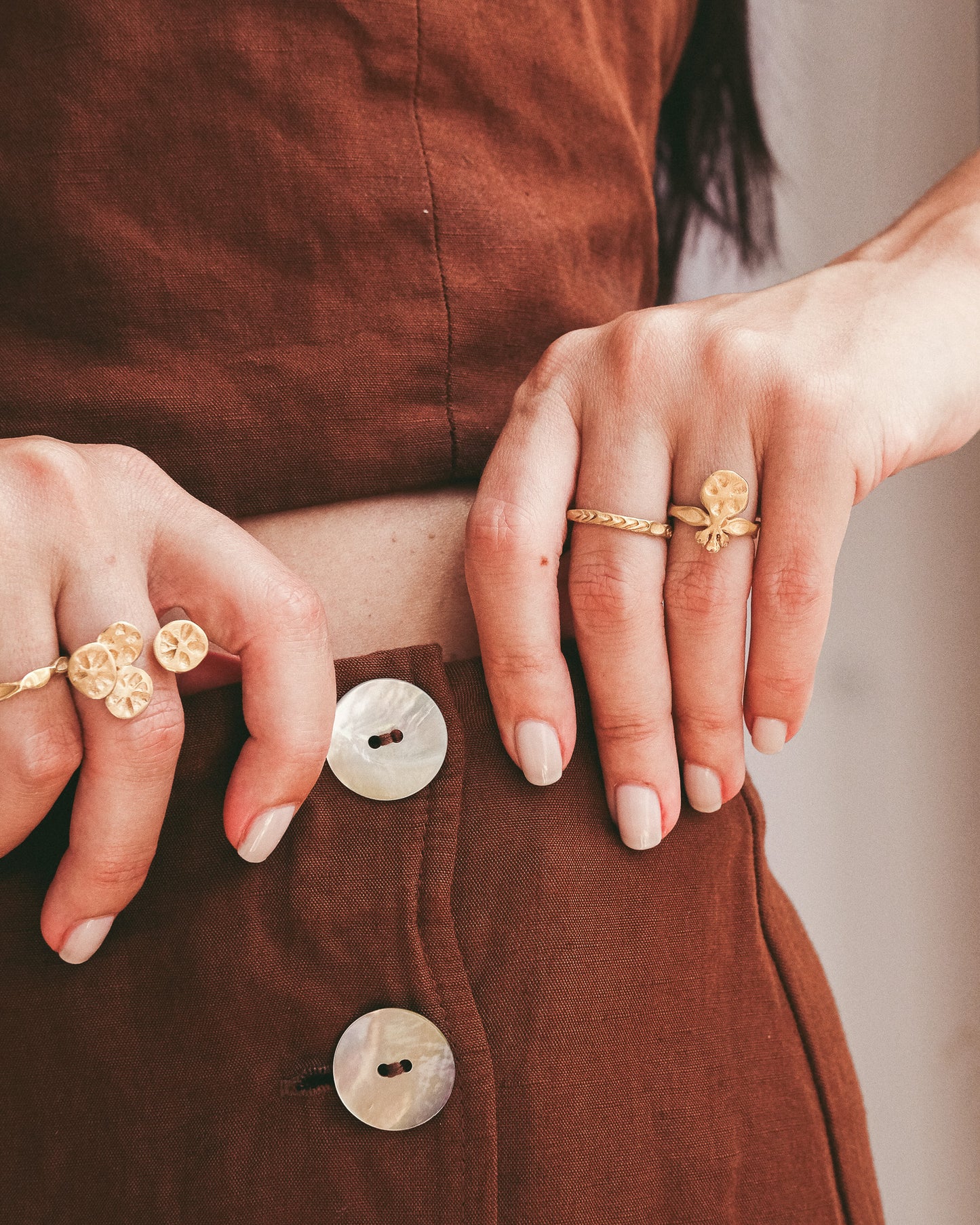 Anel aberto abraço apertado