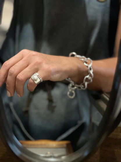 Pinky ring with 3 stones